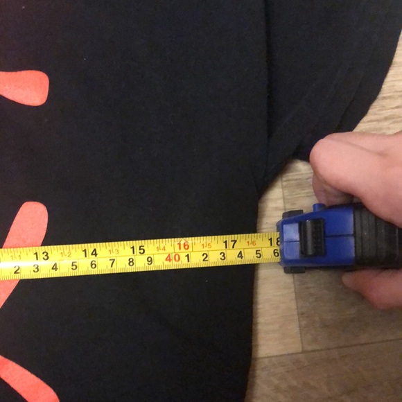 VS PINK CROP TOP (No tag so unsure of size) - Picture 4 of 5